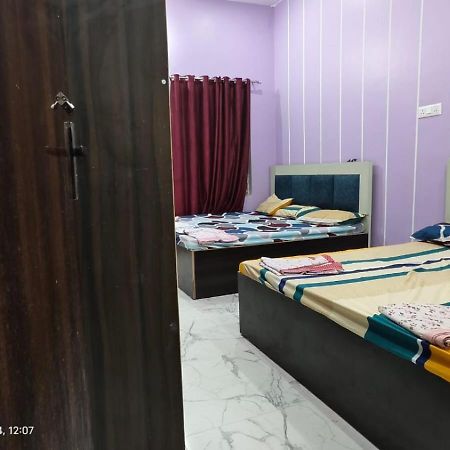 Shree Ayodhya Dham Guest House 300 Meter From Sri Ram Temple Free Pick Up , Drop , Breakfast & Wifi Exteriör bild