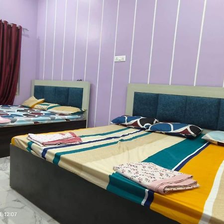 Shree Ayodhya Dham Guest House 300 Meter From Sri Ram Temple Free Pick Up , Drop , Breakfast & Wifi Exteriör bild